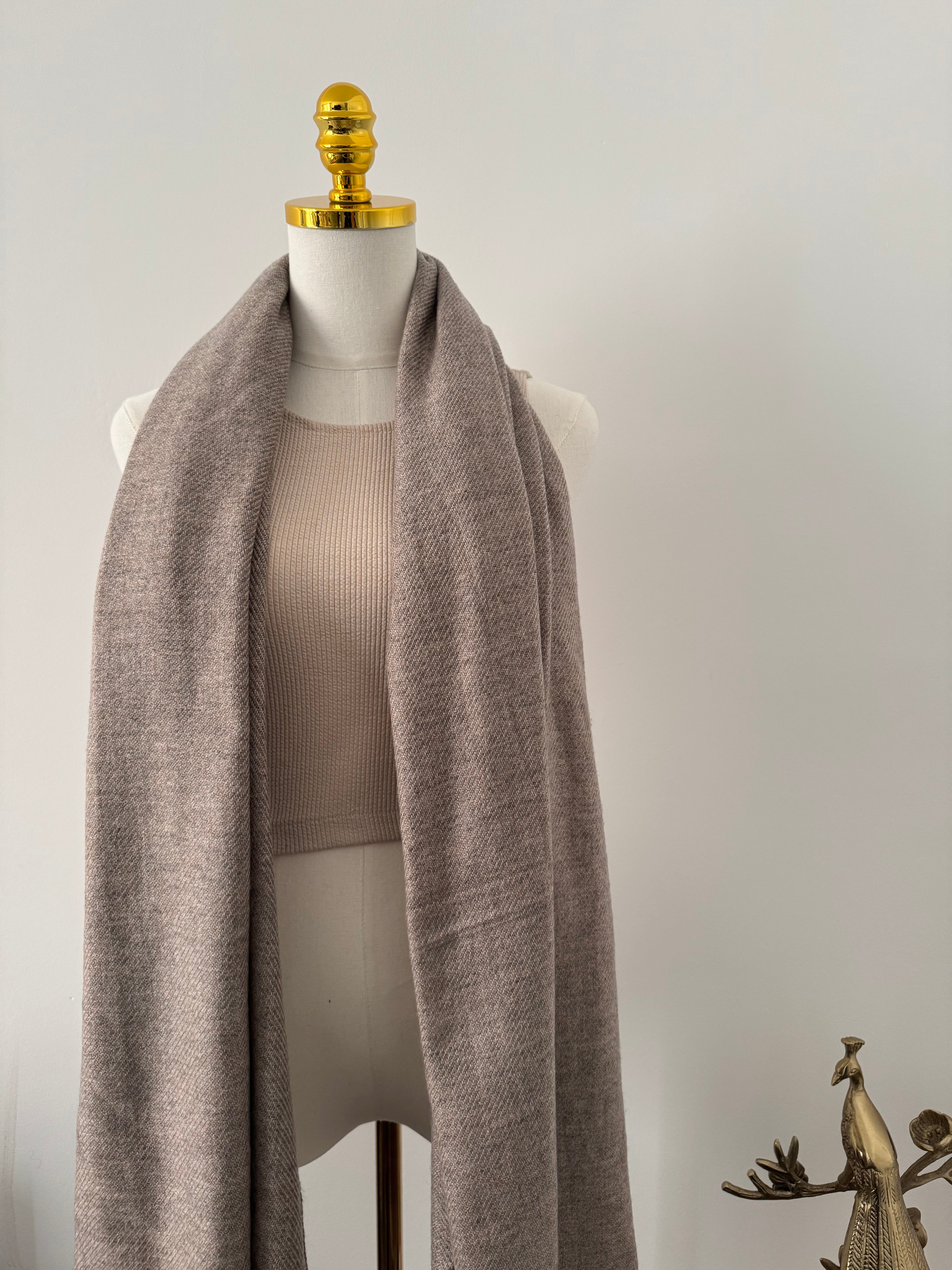 定価13.2万 Blurhms Wool Cashmere Shawl Coat Unisex Cashmere Shawl - Soft Mocha, Undyed, Handcrafted in Kashmir