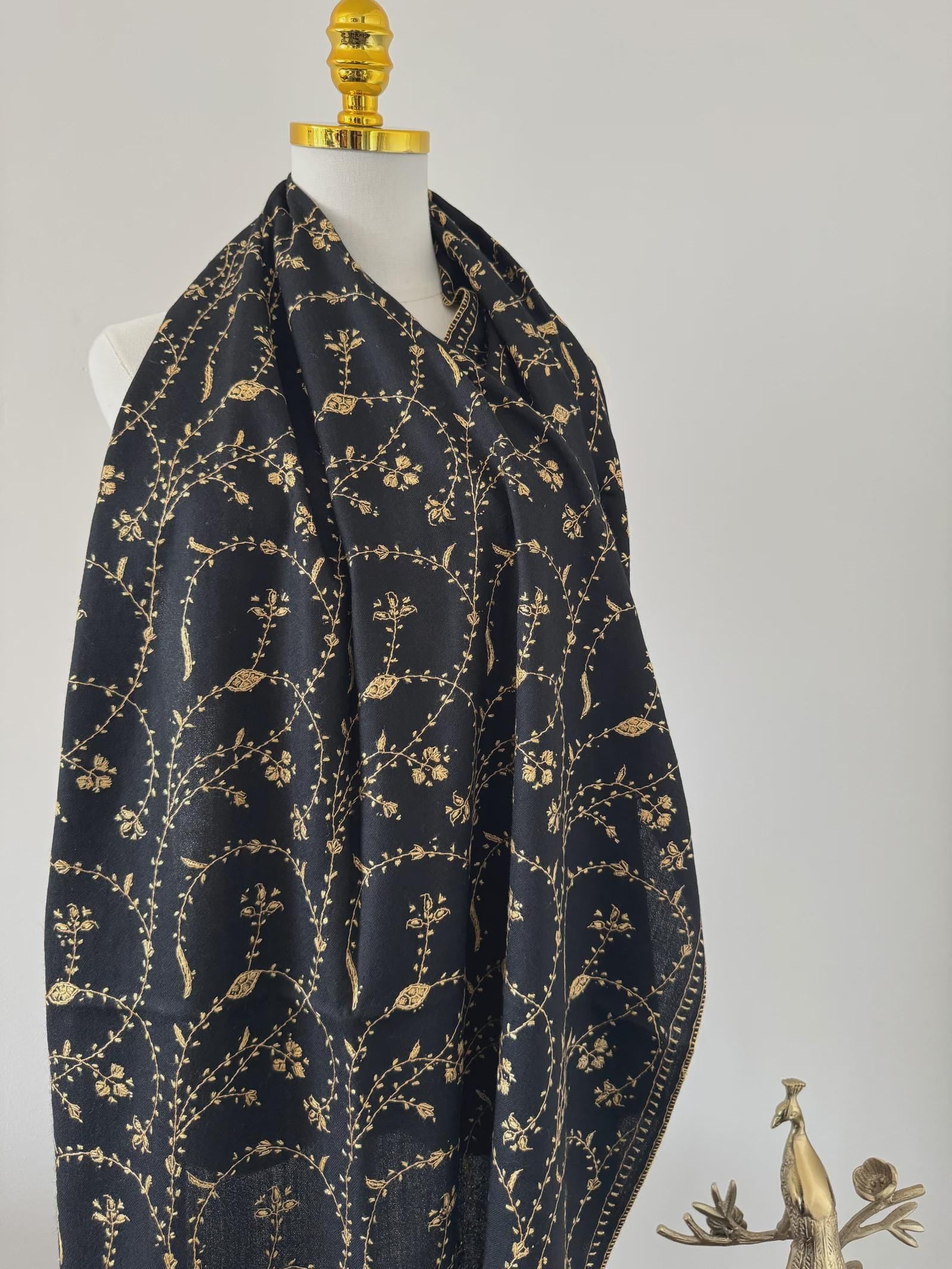 100 % Pashmina Wedding Shawl, Black & Gold, Sozni Hand Embroidery, Handwoven, Kashmir Wrap, Wedding Guest, Bridal Stole, Mother of the Bride