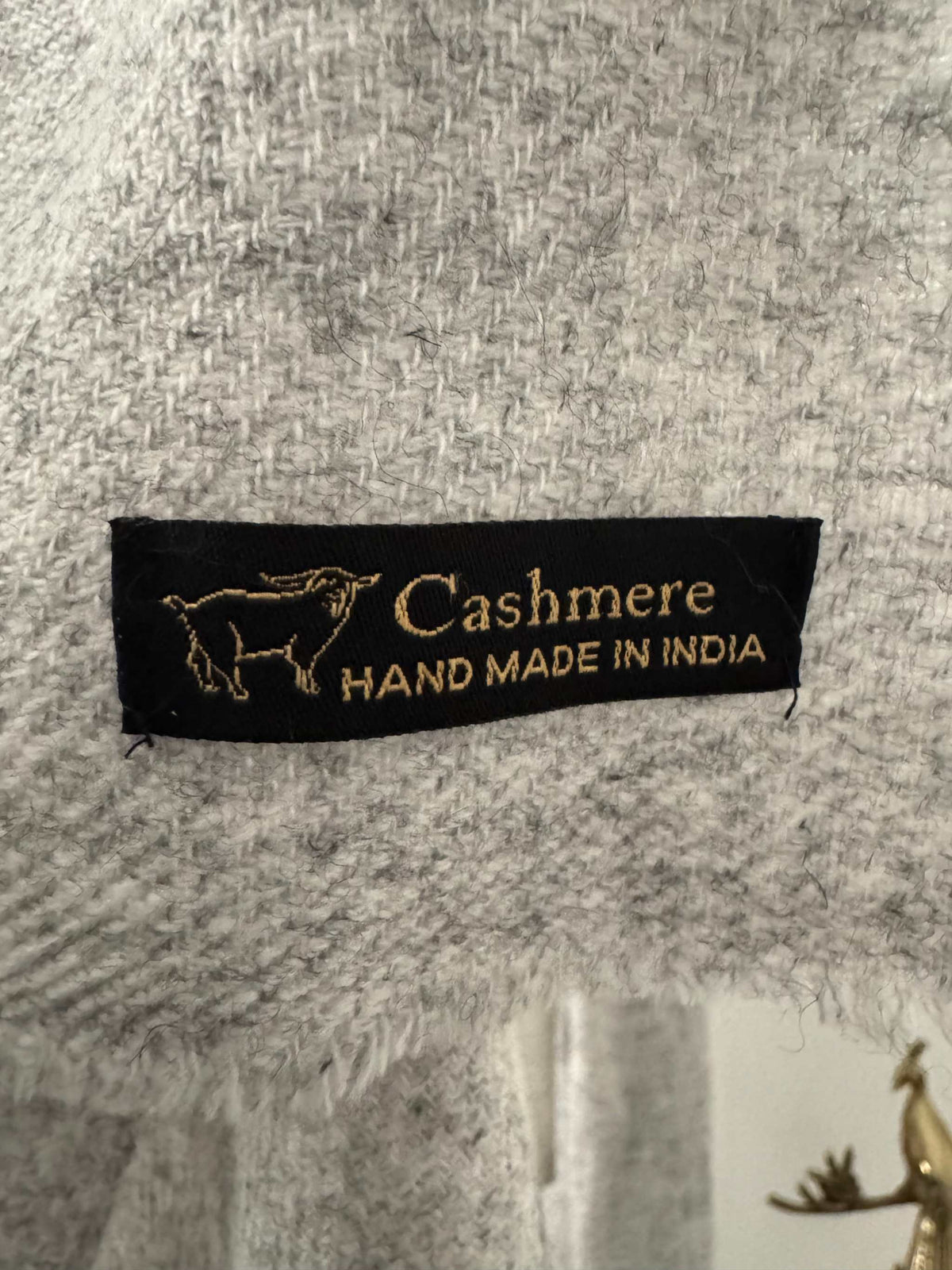 Unisex light gray handcrafted cashmere shawl from Kashmir with natural undyed wool and fine weaving